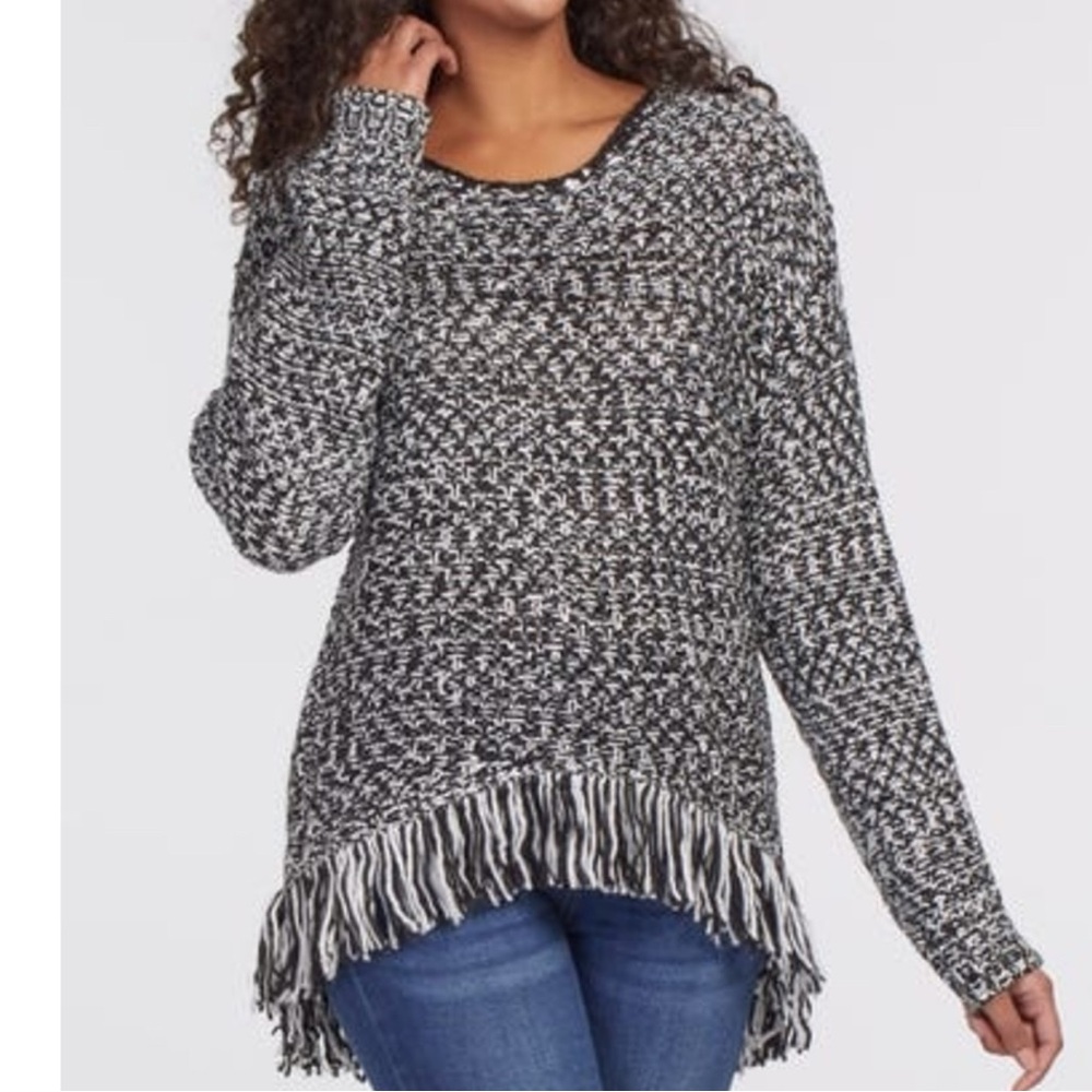 Stylish Black and White Sweater, Lightweight sweater, fringed sweater, fringe